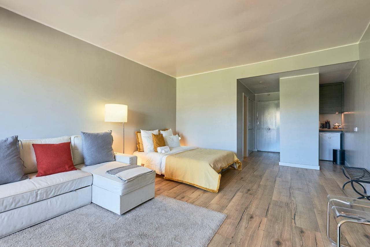 Beachfront Cascais,Estoril Apartment Eksteriør billede